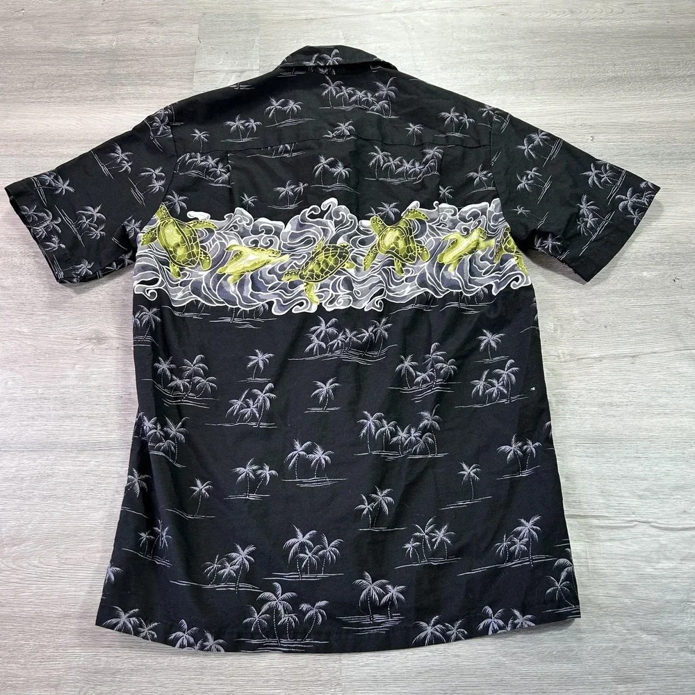 Hilo Hattie Hawaiian Shirt Mens Small Black Sea Turtle Palm‎ Tree Aloha Print